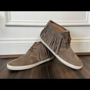 Frye women’s fringed Moc